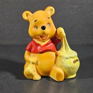 Vtg 1973 Walt Disney Winnie the Pooh Ceramic Figurine Hunny Pot Red Shirt